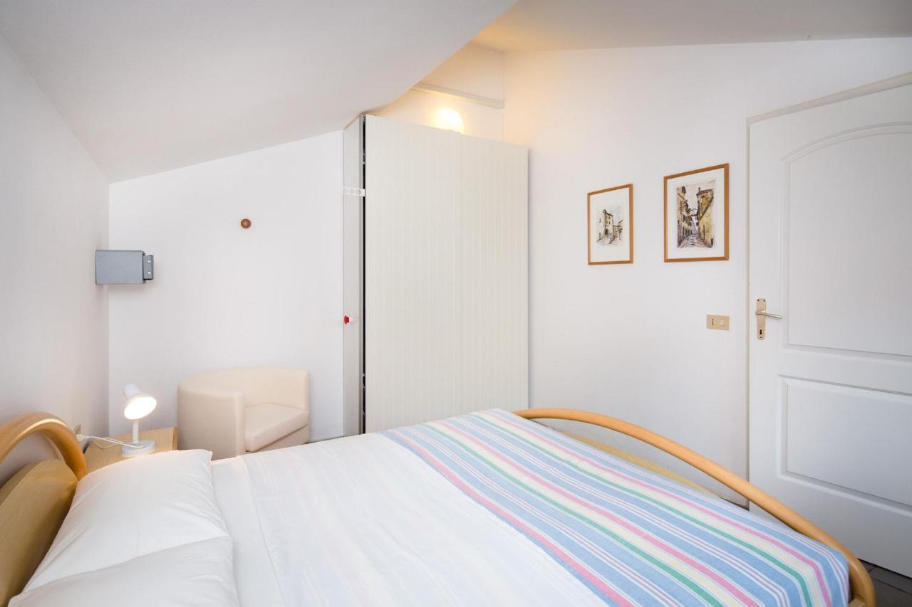 Apartman Number 9 罗维尼 外观 照片